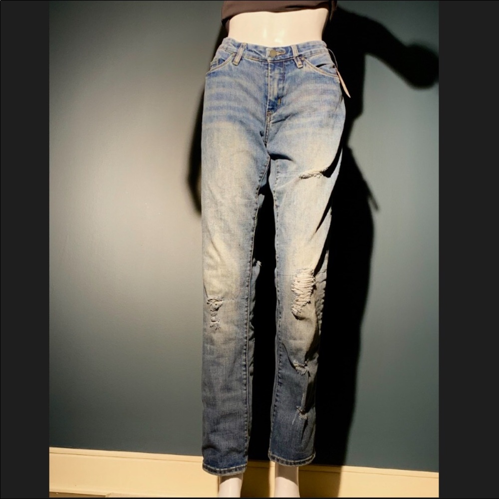 Light Wash Blue Jeans 👖 1